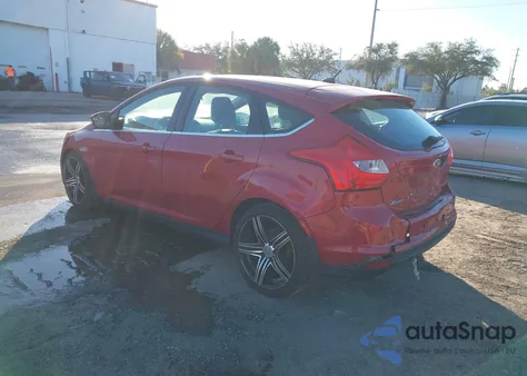 2012 Ford Focus Titanium z USA, uszkodzony, nr VIN 1FAHP3N25CL292456